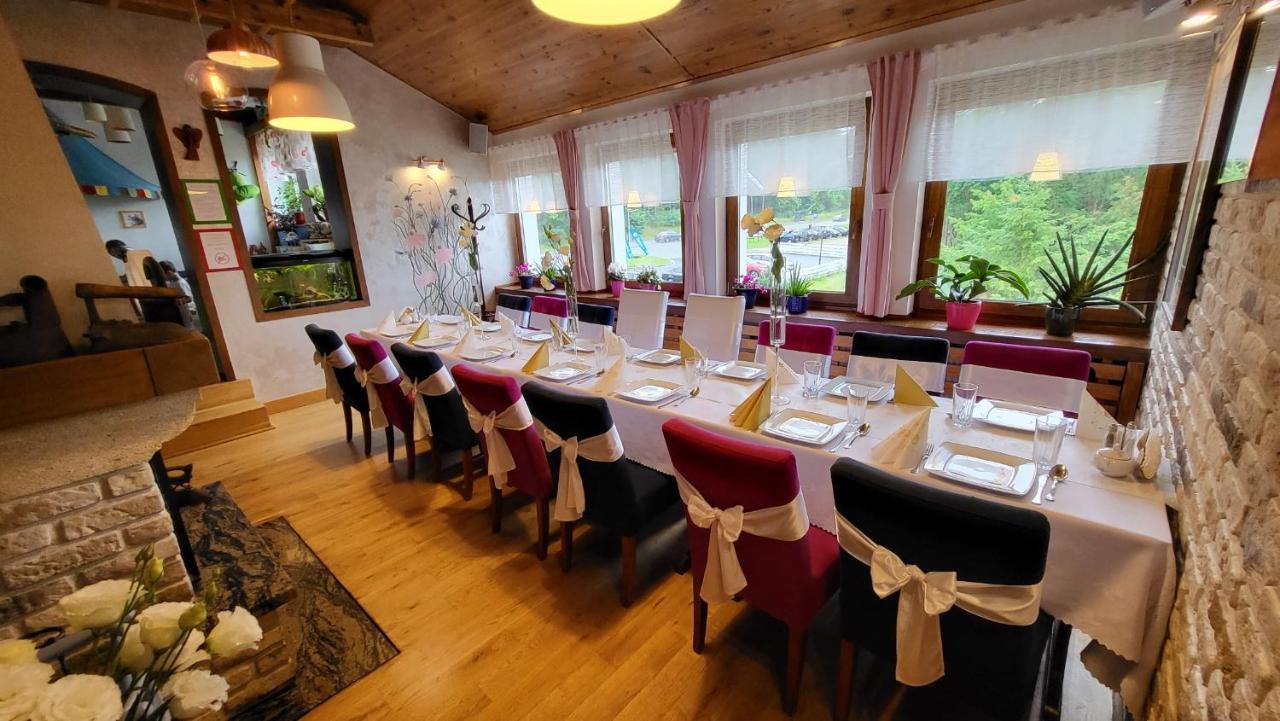 Zajazd Gniewko Mala Karczma Extérieur photo